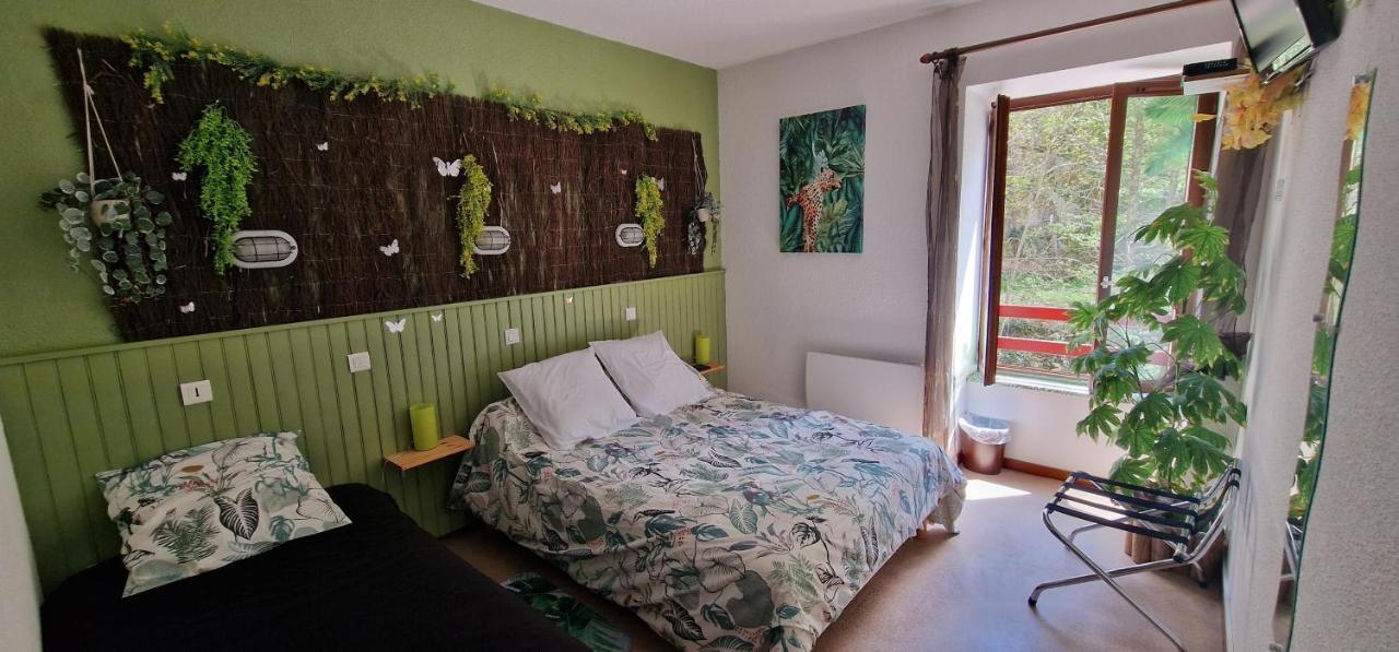 Chambres D'Hotes Les Lits Des Fees Saint-Floret Exteriör bild